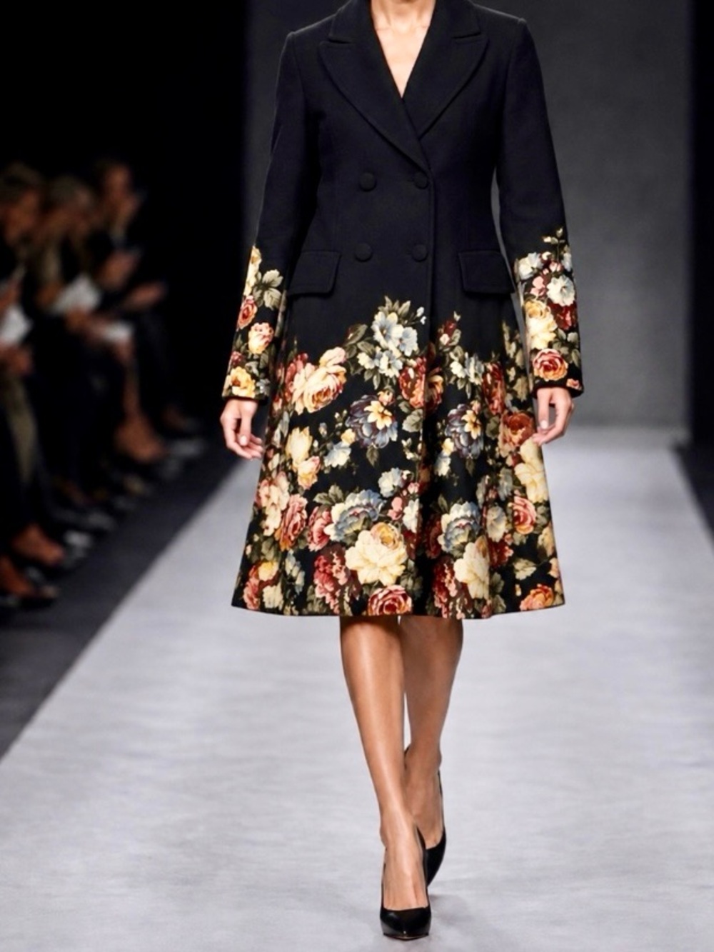 Moschino Couture  Tapestry Romance Floral Double-Breasted Coat 8